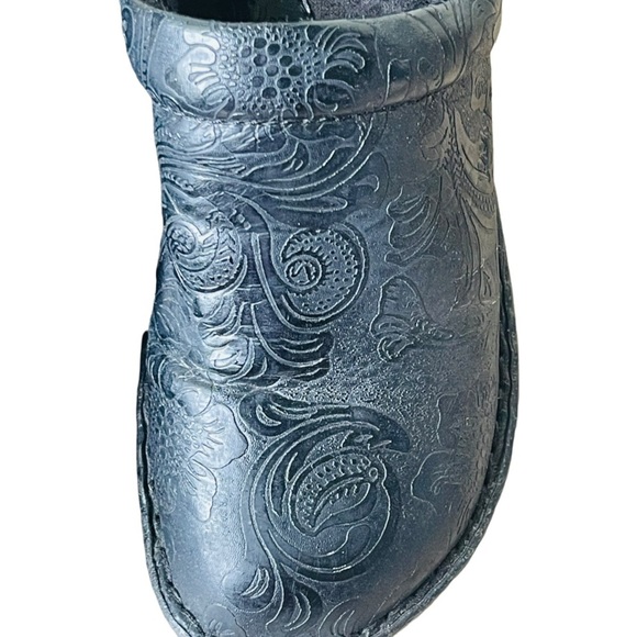 Bolo By Born Etched Tooled Embossed Women’s Clog Wedge Shoes - Picture 3 of 6